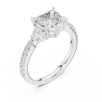 Coeur Vive Diamond Ring