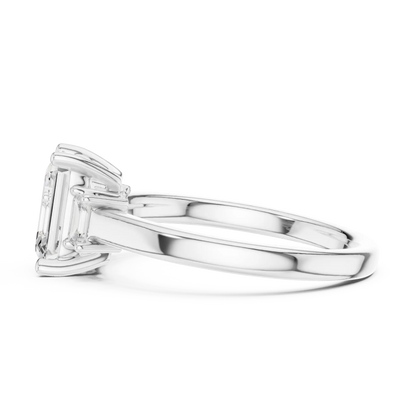 Trois Émeraude Diamond Ring