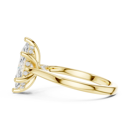Elongé Diamond Ring