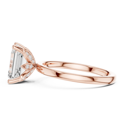 Emeraude Vantail Diamond Ring