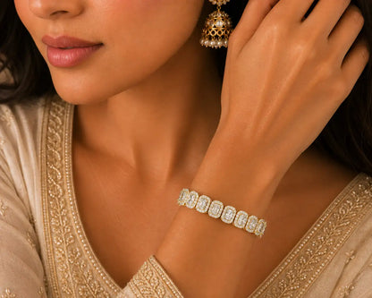 Regalia Halo Diamond Bracelet